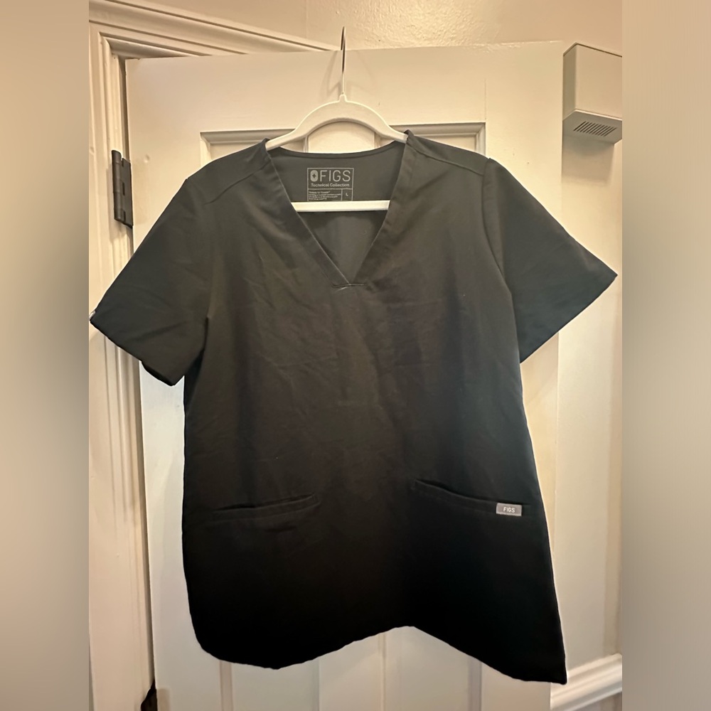 Figs scrub top